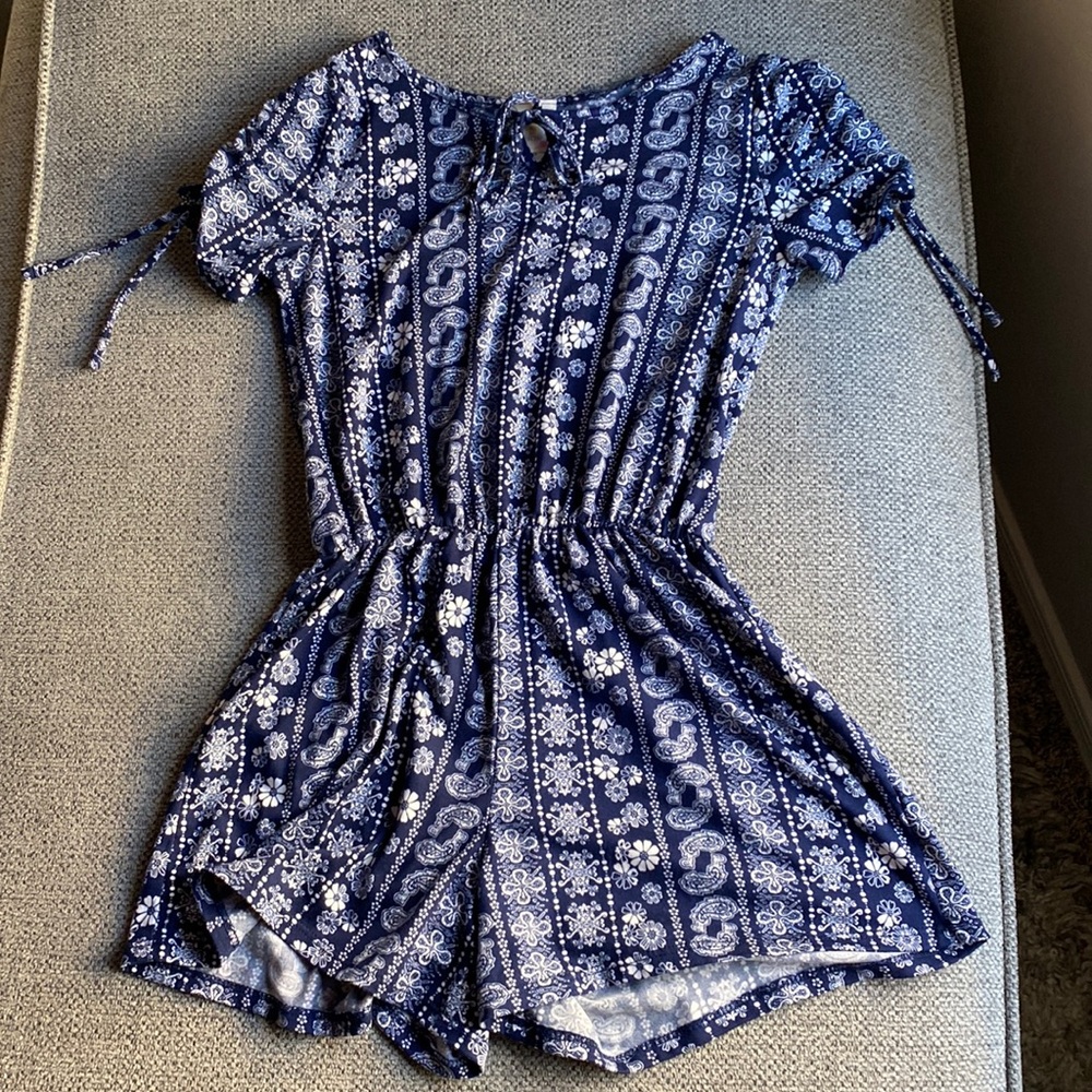 Blue and white romper, used once, kids 7/8